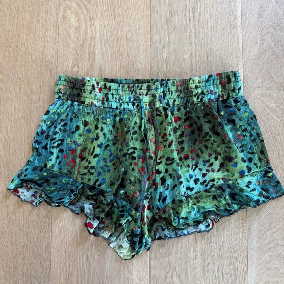 Pants - Women’s Green Leopard Print Ruffle Shorts // Size S